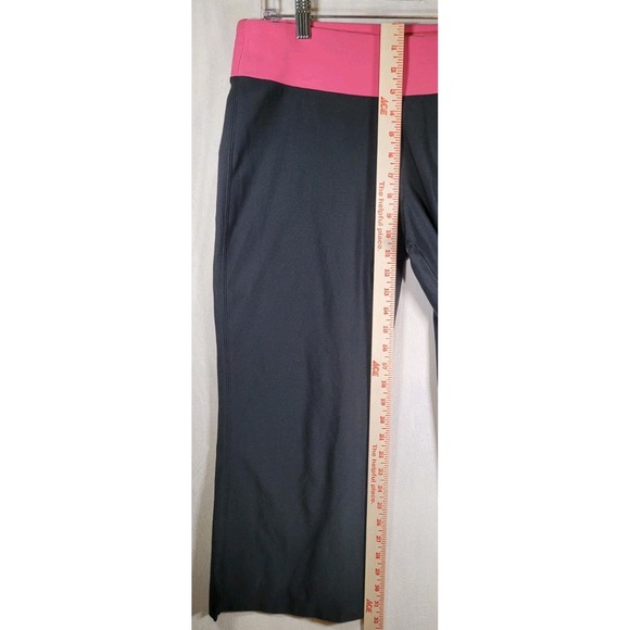 Nike Crop Flare Workout Yoga Athleisure Pants Size Large Black‎ 227608-040 - Picture 3 of 7